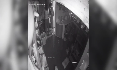 2023最新流出黑客 破解家庭攝像頭偷拍啪啪合集 小哥站著無套搞媳婦逼逼精液流了一地 (10)