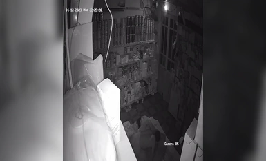 2023最新流出黑客 破解家庭攝像頭偷拍啪啪合集 小哥站著無套搞媳婦逼逼精液流了一地 (15)