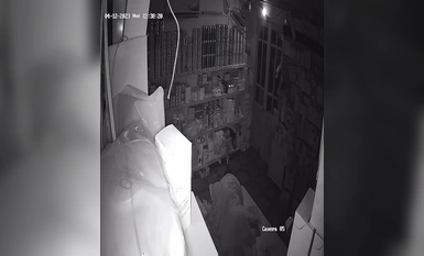 2023最新流出黑客 破解家庭攝像頭偷拍啪啪合集 小哥站著無套搞媳婦逼逼精液流了一地 (15)