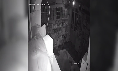 2023最新流出黑客 破解家庭攝像頭偷拍啪啪合集 小哥站著無套搞媳婦逼逼精液流了一地 (15)