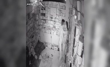 2023最新流出黑客 破解家庭攝像頭偷拍啪啪合集 小哥站著無套搞媳婦逼逼精液流了一地 (13)