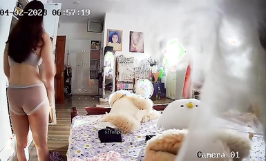 แฮ็กเกอร์ที่รั่วไหลออกมาล่าสุดในปี 2023 เจาะกล้องที่บ้านและแอบถ่ายคอลเลกชันวิดีโอเซ็กซ์ที่ชายหนุ่มเอาหีภรรยาขณะยืนโดยไม่มีถุงยางอนามัยและมีน้ำอสุจิไหลเต็มพื้น (5)