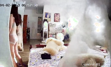 แฮ็กเกอร์ที่รั่วไหลออกมาล่าสุดในปี 2023 เจาะกล้องที่บ้านและแอบถ่ายคอลเลกชันวิดีโอเซ็กซ์ที่ชายหนุ่มเอาหีภรรยาขณะยืนโดยไม่มีถุงยางอนามัยและมีน้ำอสุจิไหลเต็มพื้น (5)