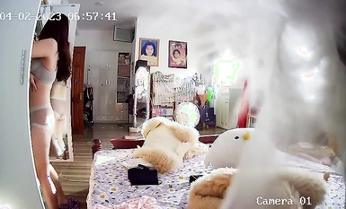 แฮ็กเกอร์ที่รั่วไหลออกมาล่าสุดในปี 2023 เจาะกล้องที่บ้านและแอบถ่ายคอลเลกชันวิดีโอเซ็กซ์ที่ชายหนุ่มเอาหีภรรยาขณะยืนโดยไม่มีถุงยางอนามัยและมีน้ำอสุจิไหลเต็มพื้น (5)