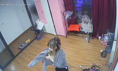 2023最新流出黑客 破解家庭攝像頭偷拍啪啪合集 小哥站著無套搞媳婦逼逼精液流了一地 (19)