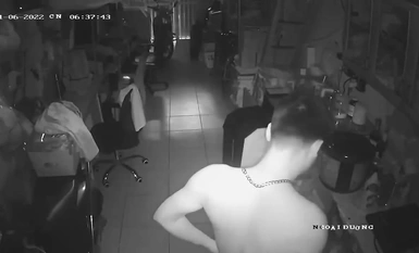 2023最新流出黑客 破解家庭攝像頭偷拍啪啪合集 小哥站著無套搞媳婦逼逼精液流了一地 (17)