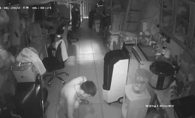 2023最新流出黑客 破解家庭攝像頭偷拍啪啪合集 小哥站著無套搞媳婦逼逼精液流了一地 (17)