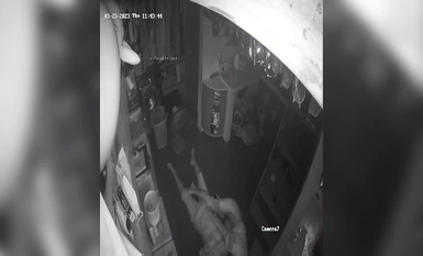 แฮกเกอร์รั่วไหลล่าสุดปี 2023 เจาะกล้องที่บ้านและแอบถ่ายเซ็กส์ ชายหนุ่มเอาหีภรรยาขณะยืนไม่สวมถุงยางอนามัย น้ำอสุจิไหลเต็มพื้น (11)