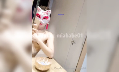 Jalang paling hebat "Comel" mengadakan pesta seks lucah berbilang orang di mana perempuan murahan dan sekumpulan lelaki melakukan hubungan seks dan adegan itu pernah di luar kawalan HD (67)