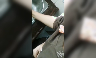 《母子亂倫》想操風韻猶存的媽媽 耗了很久終於趁媽媽喝醉滿足了我的願望 (1)