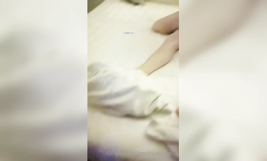 極品母狗『Cute』多人淫亂性愛轟趴 淫女與群男性愛啪啪 場面一度失控 高清 (10)