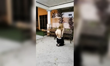 極品母狗『Cute』多人淫亂性愛轟趴 淫女與群男性愛啪啪 場面一度失控 高清 (13)