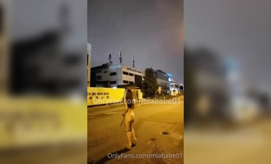 極品母狗『Cute』多人淫亂性愛轟趴 淫女與群男性愛啪啪 場面一度失控 高清 (11)