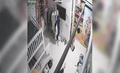 私房最新流出2023 黑客破解攝像頭偷拍 多場合家庭宿舍廁所更衣洗澡 (23)