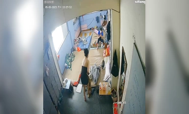 การรั่วไหลล่าสุดจากห้องส่วนตัวเมื่อปี 2566 แฮกเกอร์เจาะกล้องแอบถ่ายเสื้อผ้าเปลี่ยนและอาบน้ำในห้องน้ำหอพักของครอบครัวหลายต่อหลายครั้ง (33)