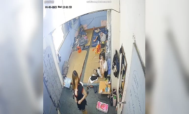 私房最新流出2023 ハッカーがカメラをクラックして複数の家族寮のトイレの着替えや入浴を盗撮 (11)