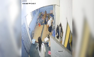 私房最新流出2023 ハッカーがカメラをクラックして複数の家族寮のトイレの着替えや入浴を盗撮 (11)