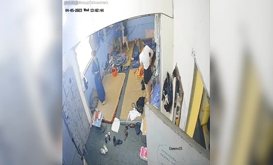 私房最新流出2023 ハッカーがカメラをクラックして複数の家族寮のトイレの着替えや入浴を盗撮 (11)