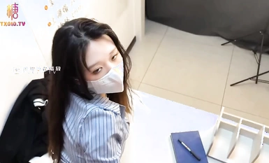 ▌橋本香菜▌吊帶絲襪女上司淫穴獎勵 性感長腿足交挑逗