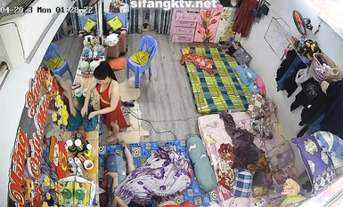 การรั่วไหลล่าสุดจากห้องส่วนตัวเมื่อปี 2566 แฮกเกอร์เจาะกล้องแอบถ่ายเสื้อผ้าเปลี่ยนและอาบน้ำในห้องน้ำหอพักของครอบครัวหลายต่อหลายครั้ง (3)