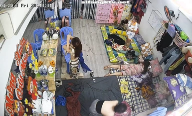 ภาพหลุดห้องส่วนตัวล่าสุดปี 2023 แฮกเกอร์เจาะกล้องแอบถ่ายชุดอาบน้ำในห้องน้ำหอพักของครอบครัวหลายต่อหลายครั้ง (7)