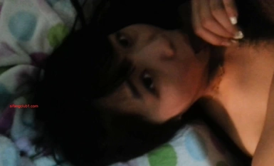 顔は王様！美大出身のピュアで大きな瞳のキュートな女の子の黒歴史が暴かれる (1)