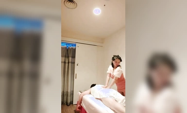 偷拍，正規SPA按摩院女技師，【浛浛】，3場偷拍，男嫖全套大保健，曖昧空間激情起，必須來一炮過癮 (2)