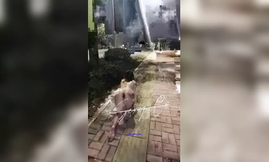 Bộ ảnh riêng tư qua điện báo trả phí mới nhất của con điếm đĩ "Xixi" khỏa thân đi dạo trên phố vào ban đêm trong một nhóm dâm dục P (1)