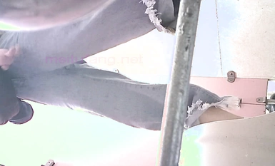 快餐店女廁定點全景偸拍一位接一位的漂亮小姐姐和美少婦方便~能看B又能看臉極品白虎一線天真的太頂了 (6)