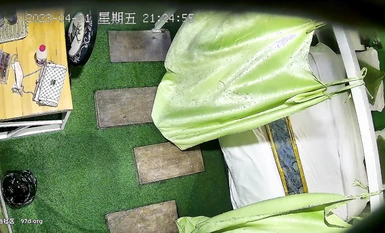 2023-4月 ニュー・アウトフロー・ホテル クローズアップ盗撮 巨乳 丸顔 エロティックなガンチェアーでファップするキュートな女の子とボーイフレンド