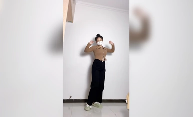 Youthful, fair, round, extremely fine natural boobs, bee waist, fat buttocks, net red, small steel gun [WANLISTEN] high-priced private shoots ~ nude dance in disguise Ziwei (8)