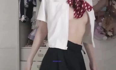 Netflix Girl @ Fruit Dance [Milk Bear] (1)