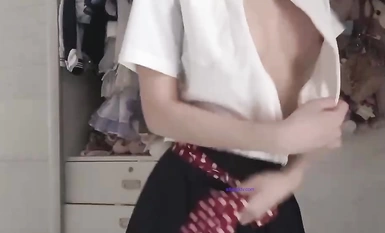 Netflix Girl @ Fruit Dance [Milk Bear] (2)