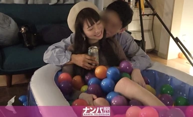 百戰磨練搭訕師的淫亂小屋帶回家的膚白苗條美女