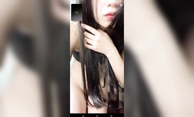 インタビューシリーズ - システムロボットを装って女子大生を騙し、3Dスキャンのために裸にさせる 女子大生は確信した。