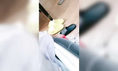 ถ่ายทอดสด สาวสวยก้นสวยไร้เทียมทาน! หลุมไขมันเสือขาว! ยกก้นขึ้นเพื่อขอร้องให้มีเพศสัมพันธ์ เธอโดนระยำจากด้านหลังและน้ำผลไม้ก็กระเด็นไปทั่วสถานที่ และเธอก็ใช้พลังทั้งหมดในท่าขี่