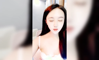 綠播轉黃播~極品顏值【okk】白虎逼 全身尤物完美~直接擼了，黑絲美乳配上無毛粉逼，愛了 (7)