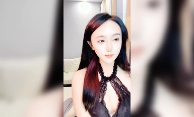 綠播轉黃播~極品顏值【okk】白虎逼 全身尤物完美~直接擼了，黑絲美乳配上無毛粉逼，愛了 (9)