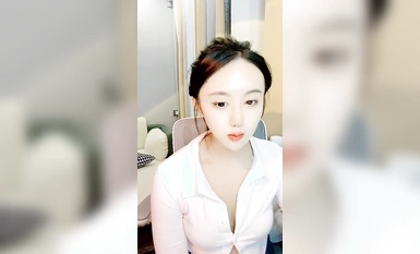 綠播轉黃播~極品顏值【okk】白虎逼 全身尤物完美~直接擼了，黑絲美乳配上無毛粉逼，愛了 (12)