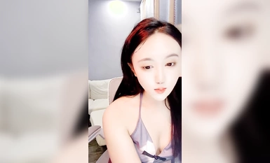 綠播轉黃播~極品顏值【okk】白虎逼 全身尤物完美~直接擼了，黑絲美乳配上無毛粉逼，愛了 (4)