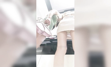 大神尾隨偷拍 兩個極品抖音網紅裙底風光一個寬松白內一個性感黑內