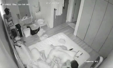 家庭攝像頭破解偷拍！少婦一個人在家寂寞難耐 自慰解決，老公回來了，開心的像個小孩.piece_part