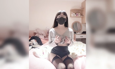 [直播系]悶騷的眼鏡妹 各種自插 騷氣上天最新合集 (7)