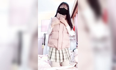 [Phát sóng trực tiếp] Bộ sưu tập mới nhất của cô gái đeo kính oi bức làm đủ mọi cách để trở nên gợi cảm (13)