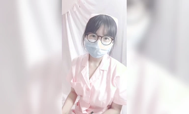 [直播系]悶騷的眼鏡妹 各種自插 騷氣上天最新合集 (5)