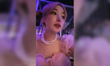 和幾個舔狗線下見面，火鍋店內開干，【喬寶快噴啊】，廁所大炮，酒吧和戶外自慰噴水，真是膽大包天 (7)