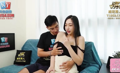 Sinasanay ng Peach Media PMC446 ang mga birhen na tagahanga na maging mga asong babae