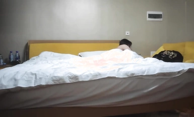 瘦子探花酒店約炮玩虐狂草可愛剛下海的技校兼職小美眉