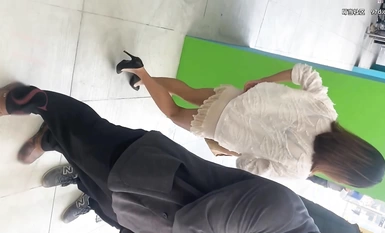 屌到不行，超級稀有極品內無！超短いワンピースはパンティーを穿いていない！