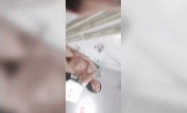 A man dressed as a woman to the women's bathroom to take pictures of the girls bathing, the group owner has been arrested, out of print resources, the future no more